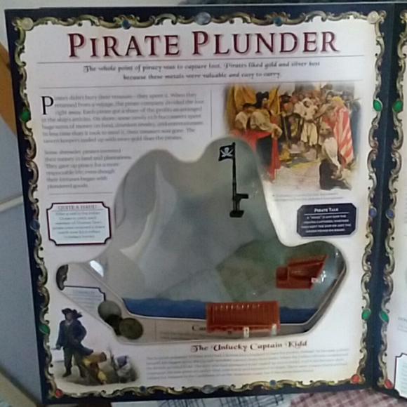 3-d pirate ship book - Picture 3 of 8